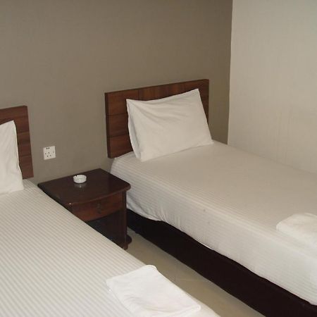Jb City Hotel Johor Bahru Room photo